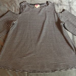 Used H.I.P. Black & White Cold Shoulder Top- XL